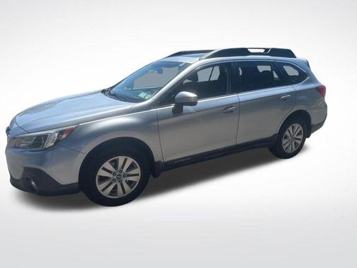 Ice Silver Metallic 2018 Subaru Outback 2.5i Premium