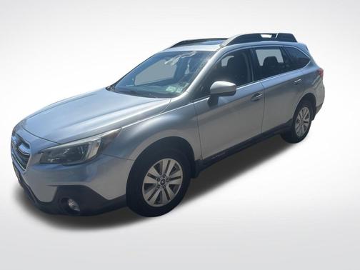 Ice Silver Metallic 2018 Subaru Outback 2.5i Premium