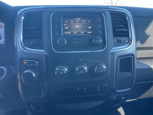 2024 RAM 1500 Classic Warlock Crew Cab 4x2 5'7' Box