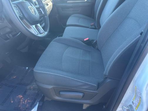 2024 RAM 1500 Classic Warlock Crew Cab 4x2 5'7' Box