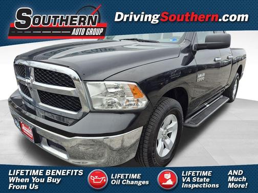 Brilliant Black Crystal Pearlcoat 2017 RAM 1500 SLT