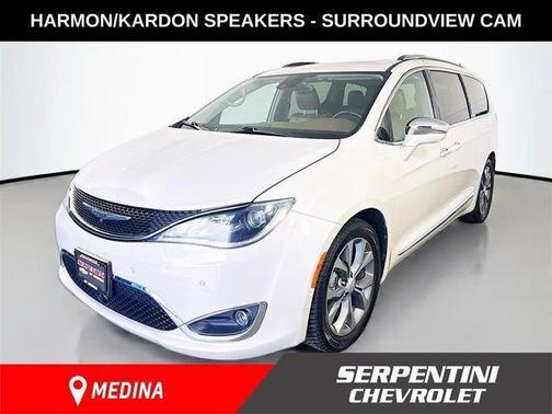 White 2017 Chrysler Pacifica Limited