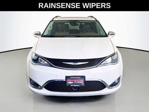 White 2017 Chrysler Pacifica Limited