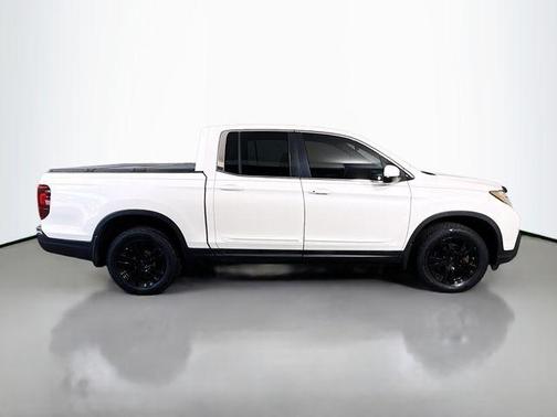 White Diamond Pearl 2017 Honda Ridgeline