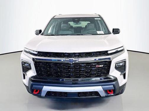 Sandstone Gray 2026 Chevrolet Traverse Z71