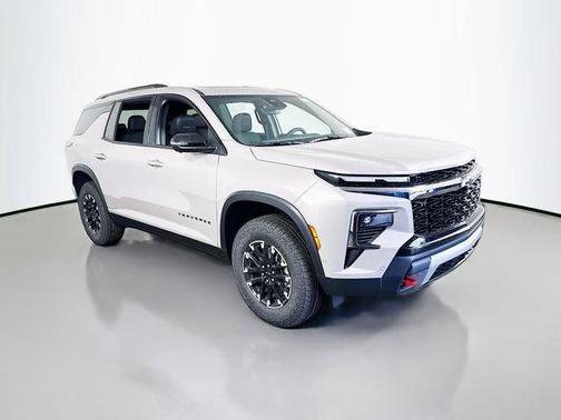 Sandstone Gray 2026 Chevrolet Traverse Z71