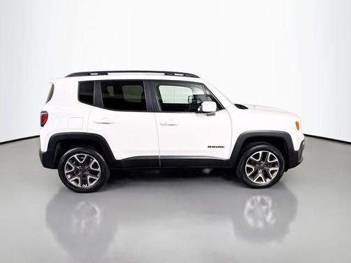 Alpine White 2016 Jeep Renegade Latitude