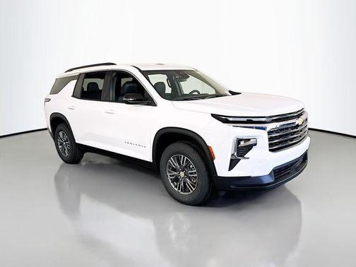 Summit White 2026 Chevrolet Traverse LT