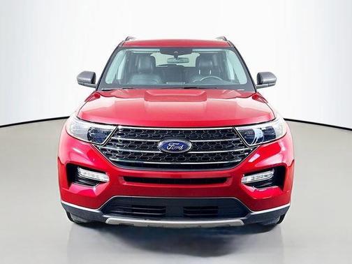 Rapid Red Metallic Tinted Clearcoat 2024 Ford Explorer XLT