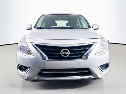 Brilliant Silver 2018 Nissan Versa 1.6 SV