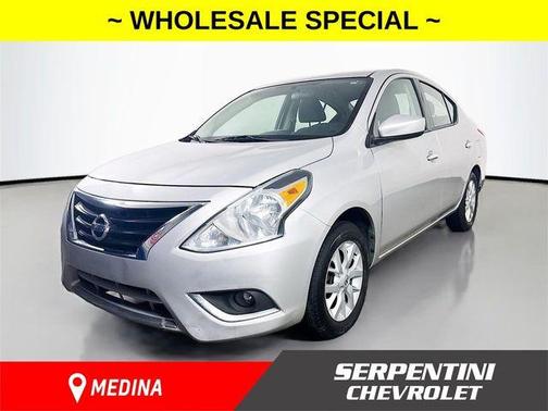 Brilliant Silver 2018 Nissan Versa 1.6 SV