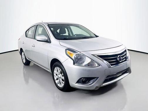 Brilliant Silver 2018 Nissan Versa 1.6 SV