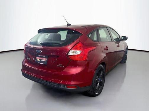 Ruby Red Metallic Tinted Clearcoat 2013 Ford Focus SE