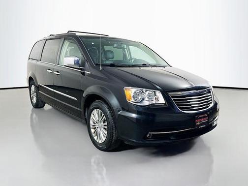 2016 Chrysler Town & Country Touring-L