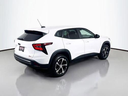 Summit White 2024 Chevrolet Trax 1RS