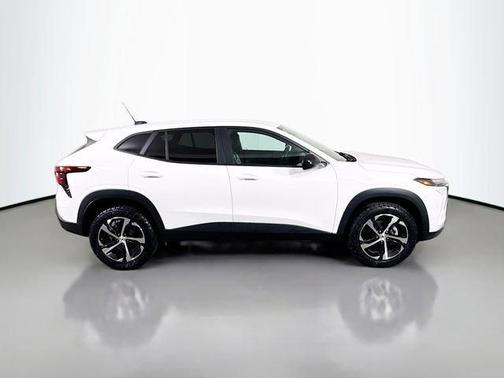 Summit White 2024 Chevrolet Trax 1RS