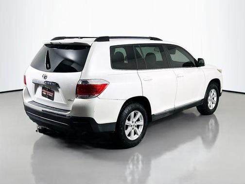 2011 Toyota Highlander SE