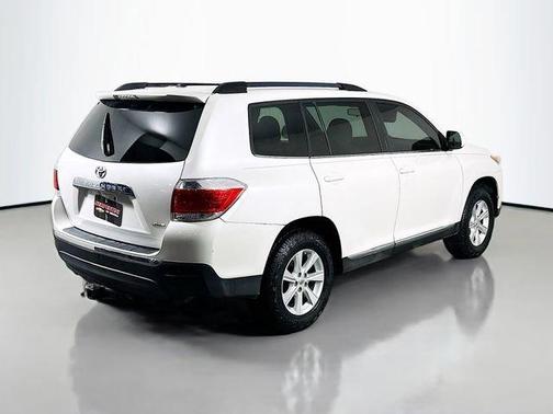 2011 Toyota Highlander SE