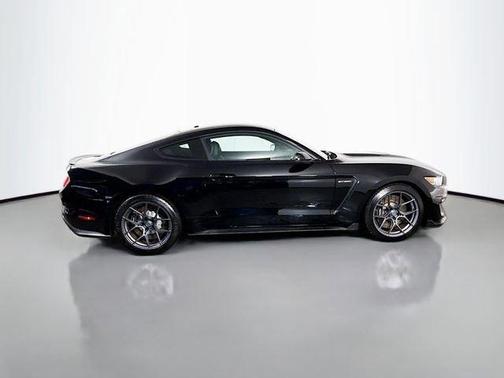 2016 Ford Shelby GT350 Base