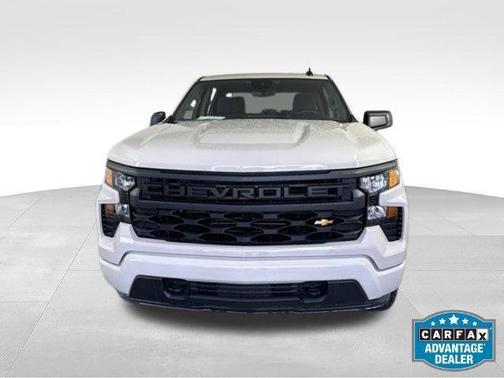 White Sand 2026 Chevrolet Silverado 1500 Custom