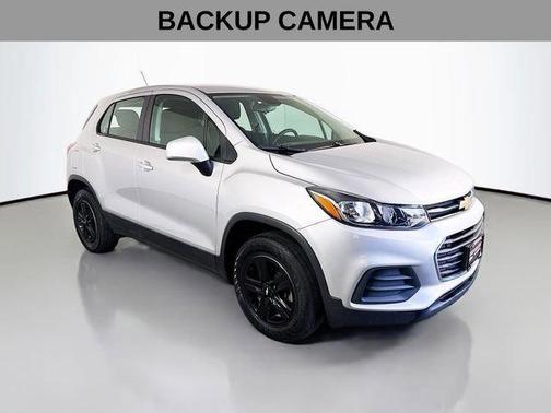 Silver Ice Metallic 2018 Chevrolet Trax LS