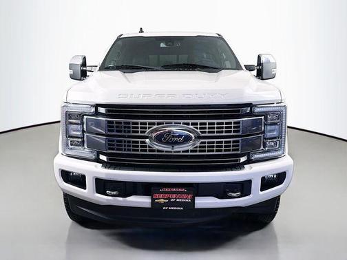 White Platinum Tri-Coat Metallic 2019 Ford F-250 Platinum