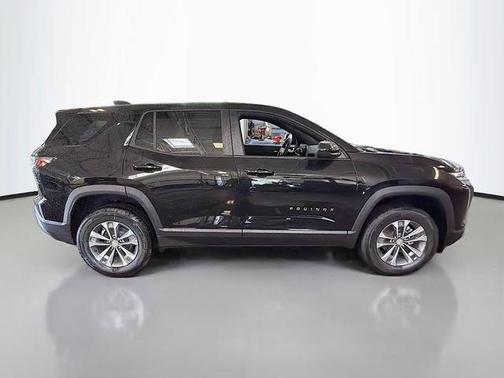 Mosaic Black Metallic 2026 Chevrolet Equinox LT