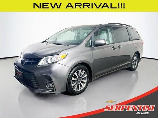 2018 Toyota Sienna XLE