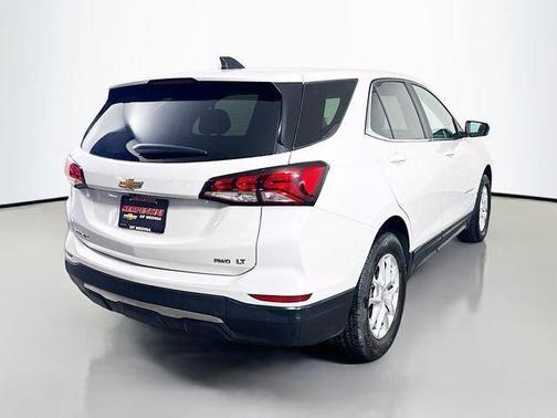 Iridescent Pearl Tricoat 2022 Chevrolet Equinox 1LT