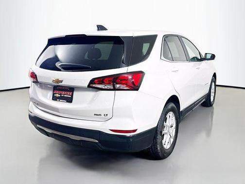 Iridescent Pearl Tricoat 2022 Chevrolet Equinox 1LT