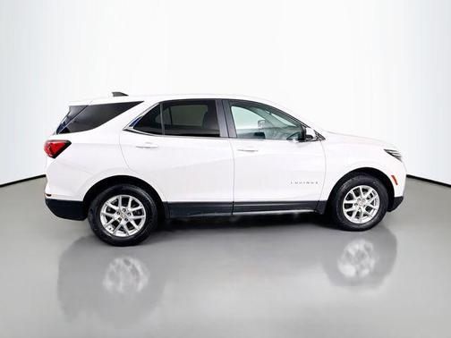 Iridescent Pearl Tricoat 2022 Chevrolet Equinox 1LT