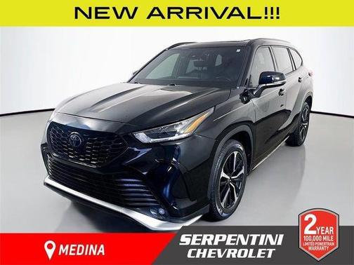 Midnight Black Metallic 2021 Toyota Highlander XSE