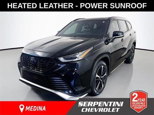 Midnight Black Metallic 2021 Toyota Highlander XSE