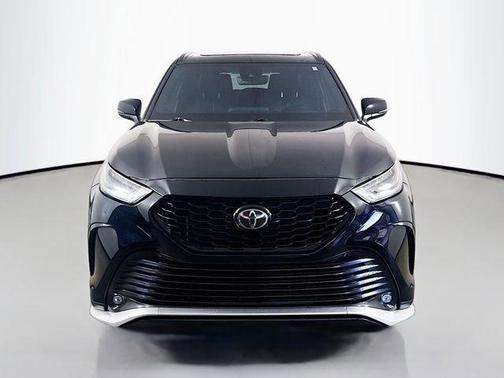 Midnight Black Metallic 2021 Toyota Highlander XSE