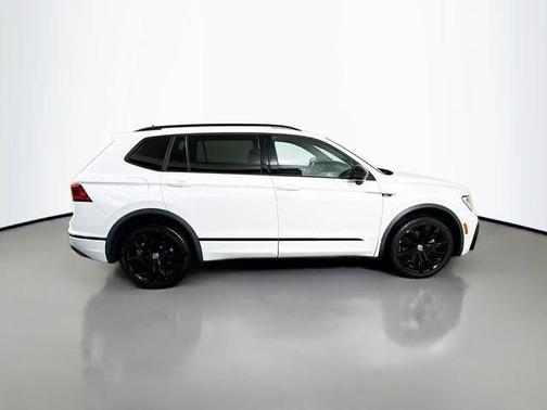2021 Volkswagen Tiguan 2.0T SE R-Line Black
