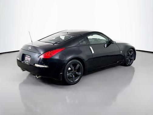 Magnetic Black Pearl 2008 Nissan 350Z Enthusiast