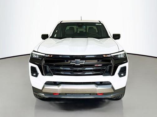 Summit White 2025 Chevrolet Colorado Z71