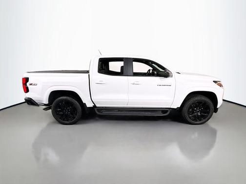 Summit White 2025 Chevrolet Colorado Z71