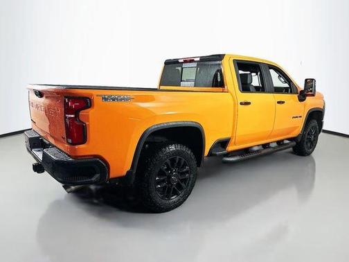 01U 2026 Chevrolet Silverado 2500 LT
