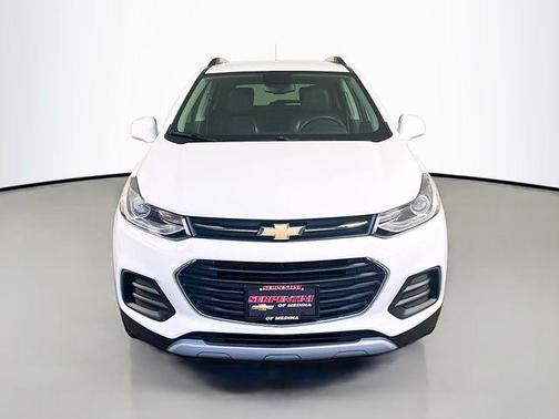 Summit White 2018 Chevrolet Trax LT