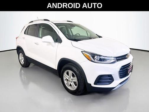 Summit White 2018 Chevrolet Trax LT