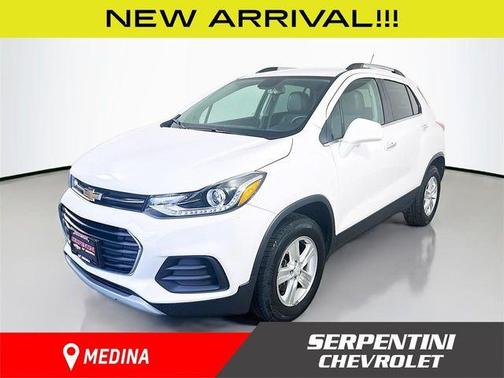 Summit White 2018 Chevrolet Trax LT