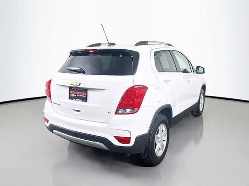 Summit White 2018 Chevrolet Trax LT