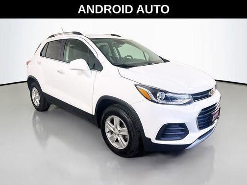 Summit White 2018 Chevrolet Trax LT