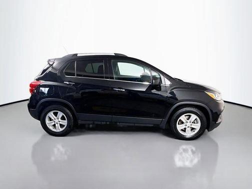 Mosaic Black Metallic 2020 Chevrolet Trax LT