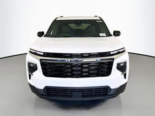 Polar White 2026 Chevrolet Traverse LT