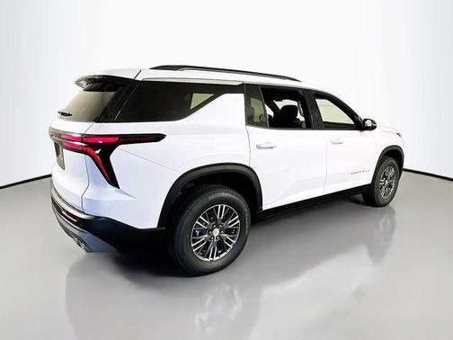 Polar White 2026 Chevrolet Traverse LT