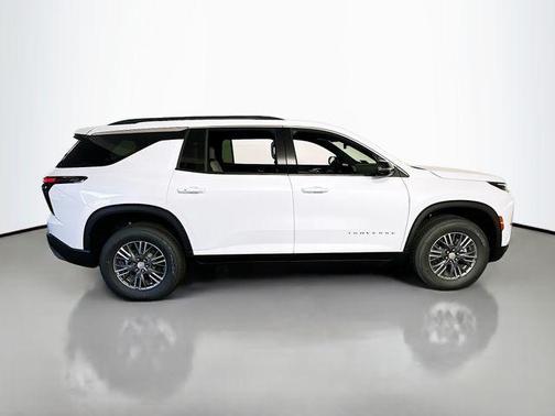 Polar White 2026 Chevrolet Traverse LT