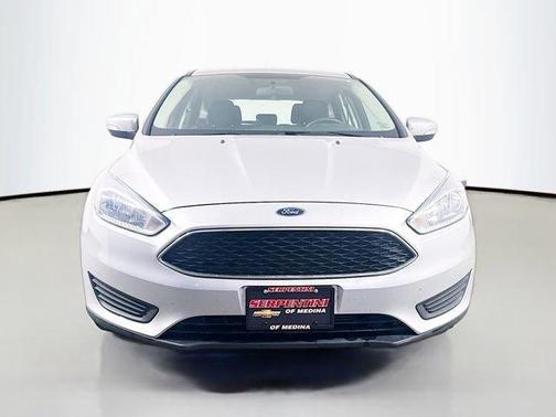Ingot Silver Metallic 2017 Ford Focus SE
