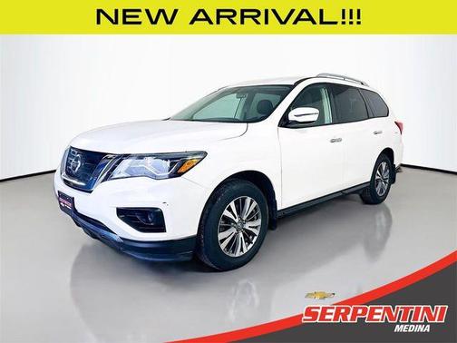 2017 Nissan Pathfinder S